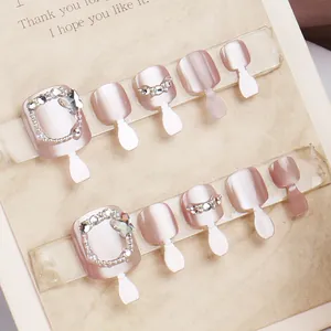 Unghie Finte Piedi Press On Rosa Occhio Di Gatto Con Decorazione Farfalla Strass Perle Unghie Corte Quadrate Per Donna