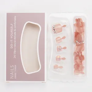Unghie finte per piedi rosa cat eye con strass brillanti e glitter sfavillanti