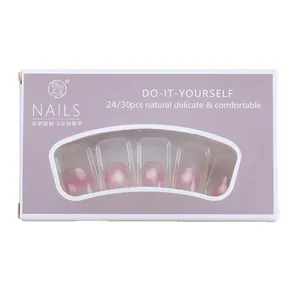 Coffret de faux ongles courts dégradé rose style français avec 24-30 capsules