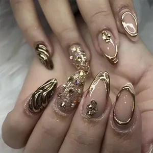 Faux Ongles Amande Or 3D Ondulation d'Eau Strass Rose Nude Métallique French Ongles pour Femmes Manucure