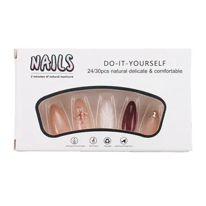 Set di 24 unghie finte con finiture dorate, bordeaux e rosa stile francese in scatola bianca