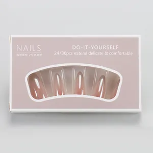 Detailansicht der Blush Pink Gradient Cat-Eye Kunstnägel in einer DIY-Geschenkbox