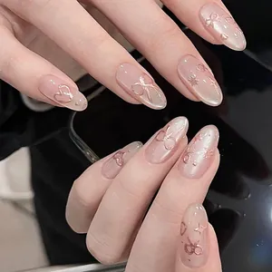 Elegante lange Mandel-Kunstnägel in Nuderosé mit 3D-Chrom-Herz- und Schleifen-Designs