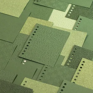 Strukturiertes grünes Bastelpapier mit Lochung für Vintage-Ordner und Scrapbooking