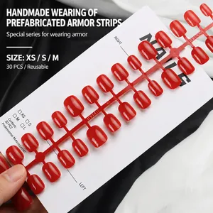 Unghie finte corte rosso ciliegia, set da 30 pezzi con etichette per le taglie