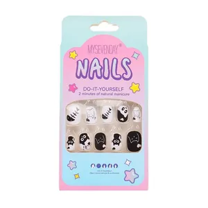 24-piece set of black and white cartoon cat press-on nails for kids in cute gift box