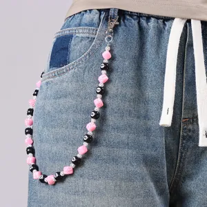 Catena da cintura street style con dadi rosa, perle nere numero 8 e ganci in argento