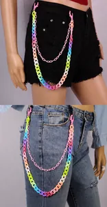 Zweischichtige Bonbonfarben-Hosenkette aus Harz als dekoratives Element an Jeansshorts