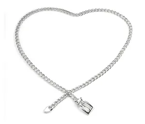 Ceinture chaîne en métal argenté poli disposée en cœur avec pendentif goutte d'eau