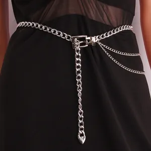 Ceinture chaîne argentée pour femme avec glands à trois couches et pendentifs coeur