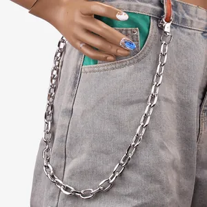 Chaîne de pantalon tendance en métal argenté pour jeans avec fermoirs mousquetons de style