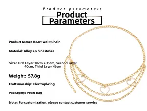 Détail d'une chaîne de corps dorée multicouche avec pendentif cœur et fermoir ajustable