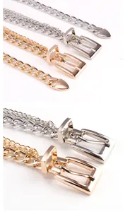 Détails des ceintures chaînes en métal doré et argenté avec pompons cœur style vintage