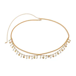 Catena da vita dorata a doppio strato con farfalle di strass e nappe metalliche per donna