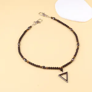 Cadena para hombre de ojo de tigre y ágata negra mate con colgante triangular plata