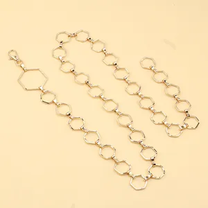 Minimalistische gouden geometrische zeshoekige schakelketting tailleriem met karabijnsluiting