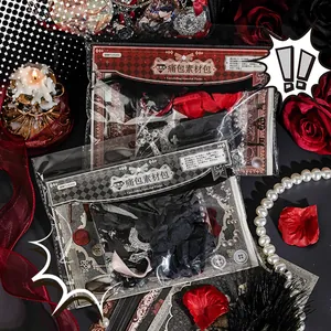 Gothic DIY-materiaalset voor Ita-tasdecoratie met kant, veren en metalen bedeltjes