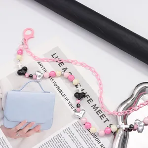Cadena de pantalones Y2K con cuentas de corazón y cruz y capas de acrílico rosa