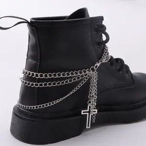 Catena per Scarpe a Croce in Lega d'Argento Multistrato Punk Goth Decorazione Rimovibile per Stivali in Metallo per Donna Uomo Accessori Moda