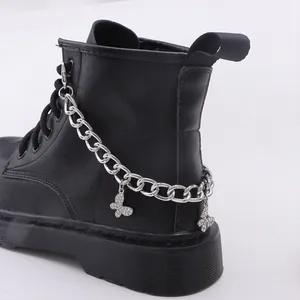Tendenza Catena per Scarpe in Metallo con Strass a Farfalla Decorazione per Stivali Martin Donna Stile Punk Lega d'Argento Ciondolo Accessori Stivali