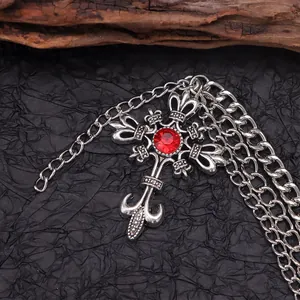 Cadena gótica para calzado con cruz de rubí para botas militares de moda