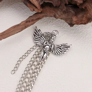 Vintage-Silber-Cherub-Engel-Anhänger mit mehrlagigen Metallketten für Stiefel und Schmuck