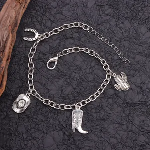Western-Stiefelkette mit Kaktus-, Cowboyhut- und Hufeisen-Anhängern in Vintage-Silber
