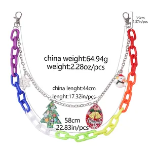 Vue détaillée de la chaîne de taille de Noël multicouche avec pendentifs bonhomme de neige