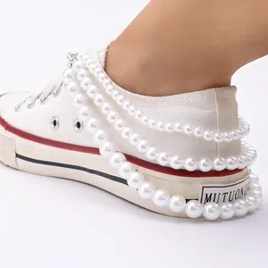 Mehrlagige Perlen-Schuhkette mit Edelstahlverschluss für weiße Segeltuchschuhe