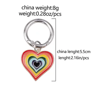 Amuleto de corazón arcoíris para botas con cierre plateado y longitud de 5,5 cm