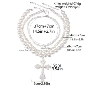 Guida alle dimensioni della collana di perle a strati con grande ciondolo a croce