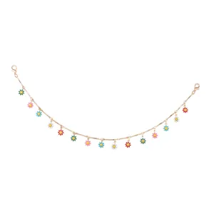 Chaîne marguerite dorée avec pendentifs floraux colorés et doubles fermoirs mousquetons