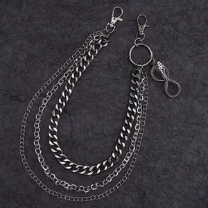 Dreilagige Punk-Kette in Gunmetal mit detailliertem Schlangenanhänger und Karabiner