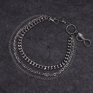 Drelagige Vintage-Punk-Hosenkette mit Schlangenanhänger und Karabinerverschlüssen