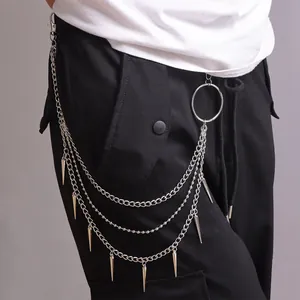 Cadena de pantalones plateada de tres capas con colgantes de pinchos y estilo punk