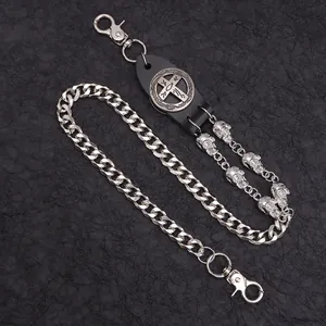 Gothic-Punk Metall-Hosenkette mit Lederdetail, Totenkopf-Anhängern und Kreuz-Schild-Schnalle