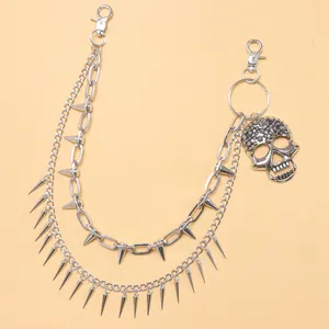 Zweilagige Punk-Hosenkette in Silber mit Metall-Spikes und Strass-Totenkopf-Anhänger