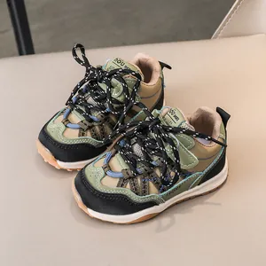 Baskets vintage pour enfants en mesh respirant avec détails en cuir kaki