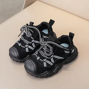 Sneakers nere per bambini in mesh con lacci a righe e suola spessa a trazione elevata