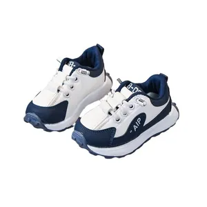 Sneakers chunky per bambini in pelle bianca e blu con suola morbida antiscivolo per il tempo libero