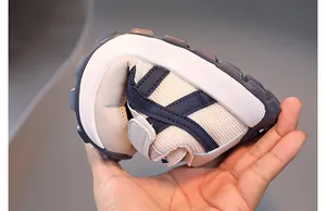 Detail shot of the flexible rubber sole showing high resilience and non-slip texture
