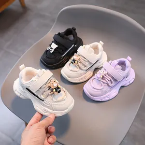 Baskets de Mode pour Enfants Avec Ours de Dessin Animé 3D Semelle Épaisse Respirantes Antidérapantes Chaussures de Sport pour Garçons Filles Décontracté