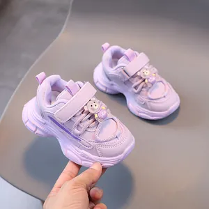 Baskets chunky violettes pour filles avec velcro et détail d'ours mignon pour la course
