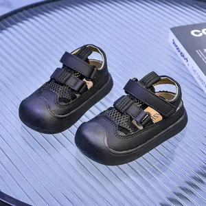Breathable black mesh children's sandals with anti-collision toe and velcro straps