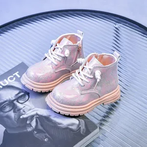 Bottines pailletées roses pour enfants avec lacets blancs et semelles crantées
