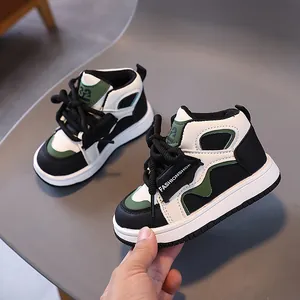 Kinder High-Top Sneaker in Grün und Schwarz mit Patchwork-Stil und Klettverschluss
