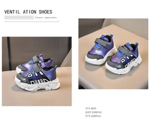 Détail de baskets LED pour tout-petits avec mesh dégradé violet et sangle velcro