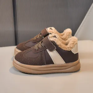 Scarpe sportive invernali per bambini in pelle marrone con calda fodera in lana