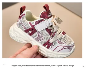 Détail d'une basket en mesh pour enfant avec tissu respirant et fermeture à scratch