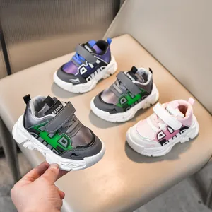 Chaussures Lumineuses LED Enfants Baskets en Maille Respirante Chaussures Marche Tout-petits Garçons Filles Décontracté Antidérapant Sportives
